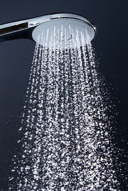 空気を含んだ大粒の水滴が心地よい超節水「エコアクアシャワー」