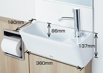 スリムデザインの手洗器カウンターで、動作スペースはゆったり。