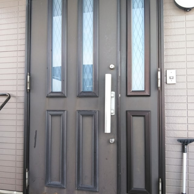 LIXIL | H様邸 新潟県 戸建て（玄関ドア）230万円 | 玄関ドアのリフォーム事例 | リフォーム事例と費用の相場 | リフォーム