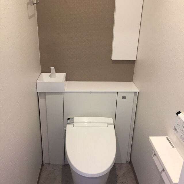 LIXIL リフォーム リフォーム事例と費用の相場 トイレのリフォーム事例 M様邸 空間を広く見せる