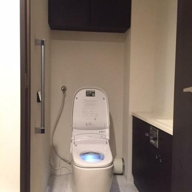 LIXIL リフォーム リフォーム事例と費用の相場 トイレのリフォーム事例 T様邸 ﾄｲﾚ交換工事（トイレ）