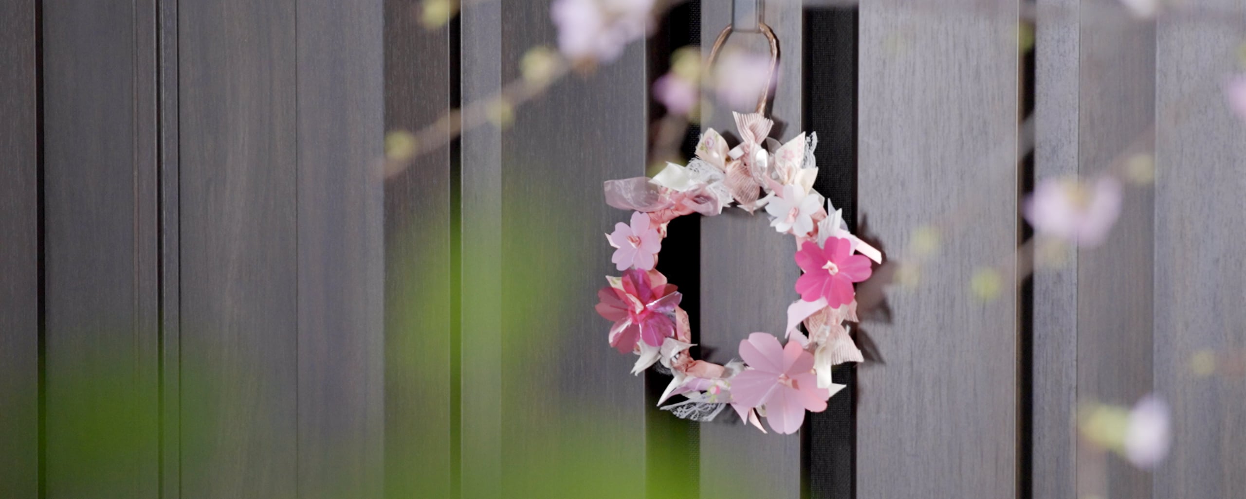 子どもと楽しむ玄関DIY「桜リース」