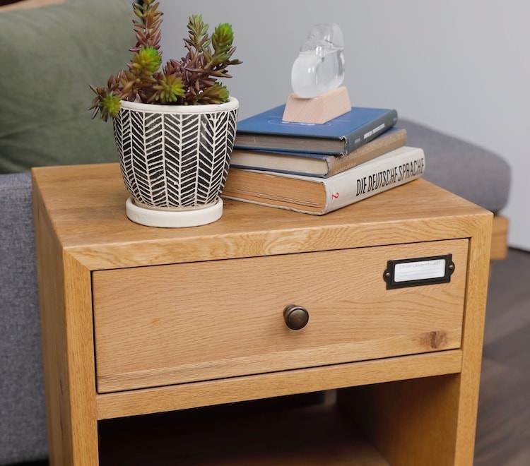 AURO SIDE TABLE1